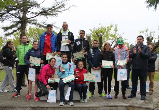 Lolo Penas e Ester Navarrete gañan a III Carreira Pedestre de Frades, que reuniu a máis de 400 atletas de toda Galicia